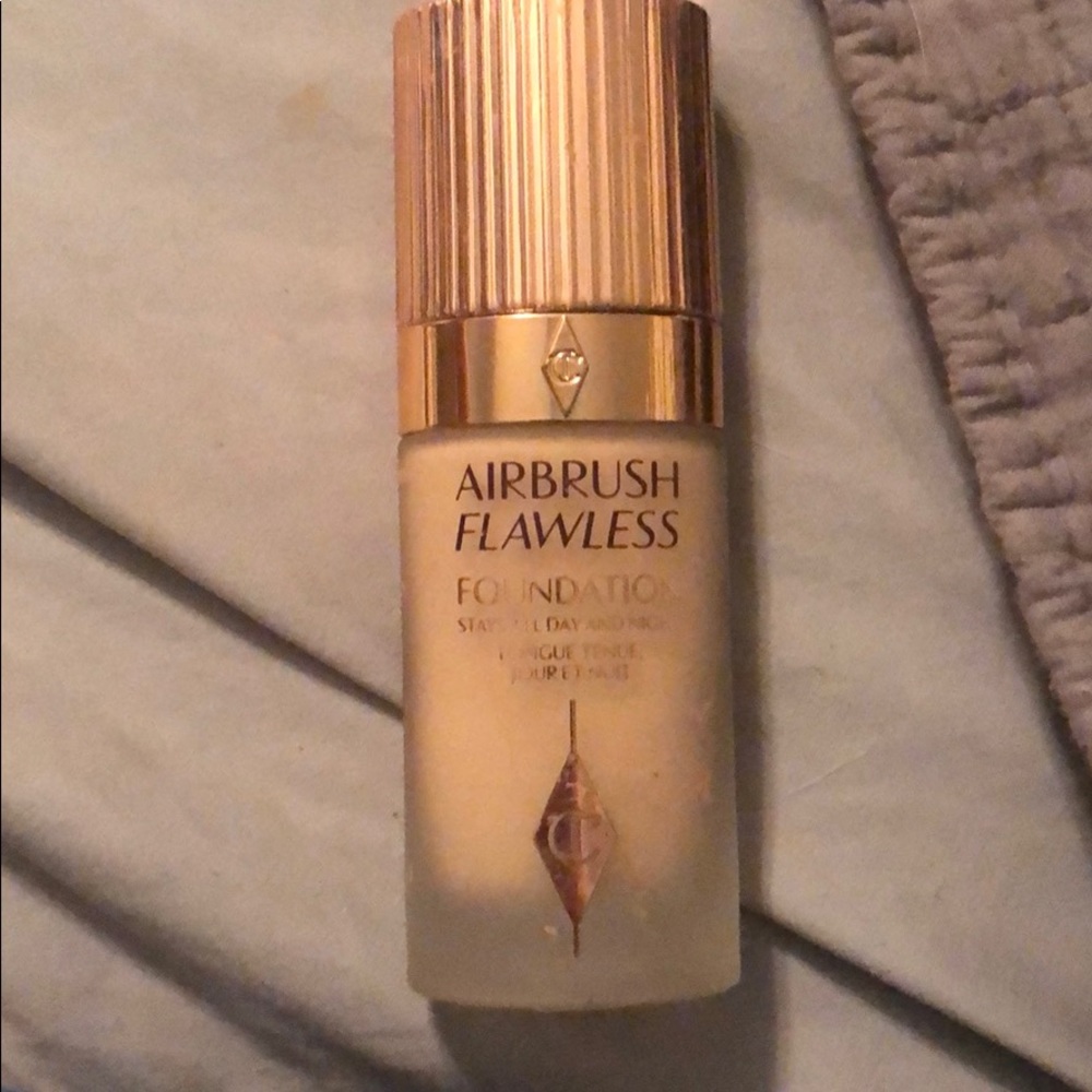 Charlotte tilbury airbrush flawless foundation 5